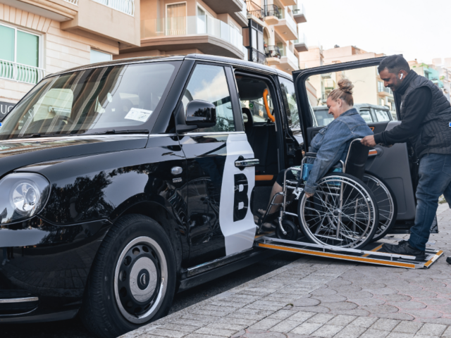 Bolt lance un service de taxi PMR à Bruxelles