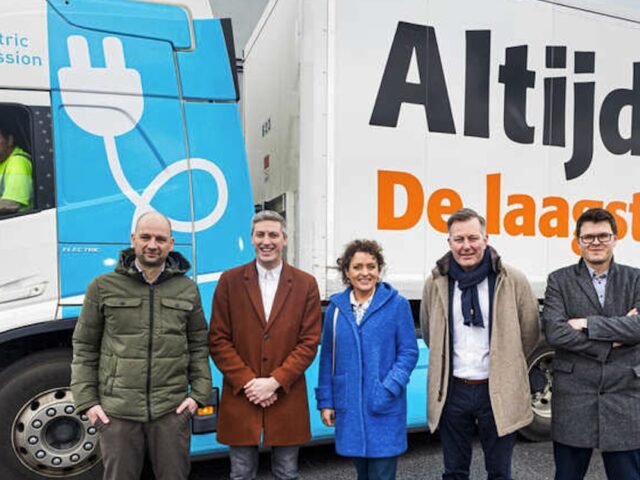 Colruyt puts first electric 44-ton truck for city deliveries into use