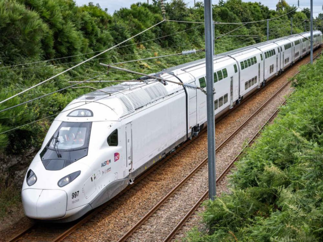 Présentation officielle du nouveau train à grande vitesse de la SNCF