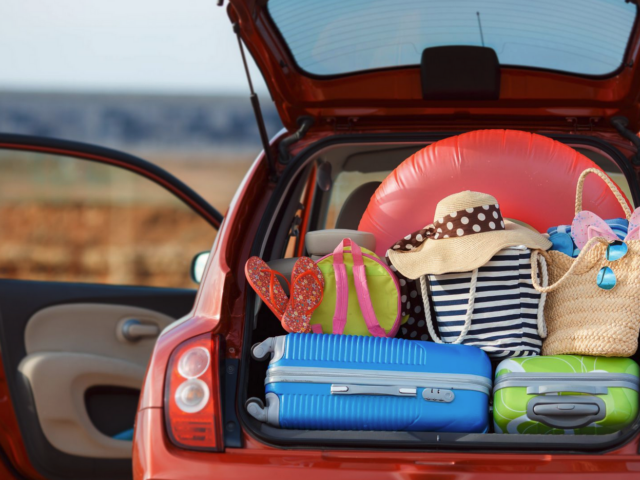 VAB : "Une personne sur deux part en vacances en voiture, mais seulement 4,2 % en voiture électrique".