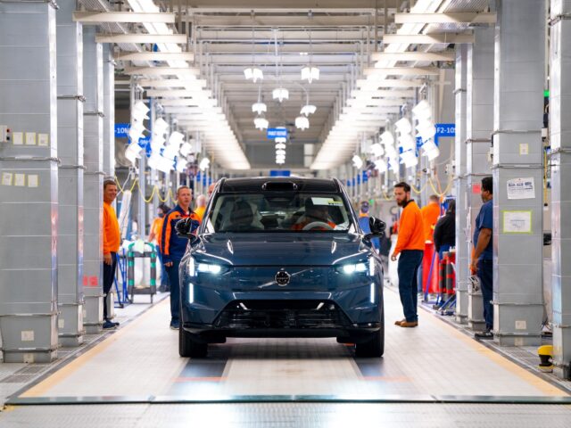 Volvo introduceert 's werelds eerste EV-batterijpaspoort