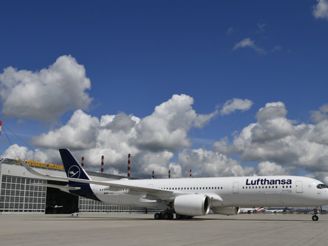Lufthansa downgrades outlook and announces savings plan
