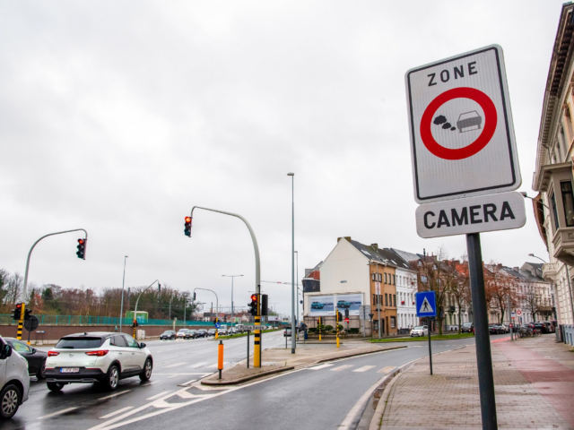 Ghent to collect more traffic fines from foreign LEZ offenders