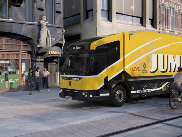 Jumbo test Renault Trucks Oxygen prototype in Amsterdam