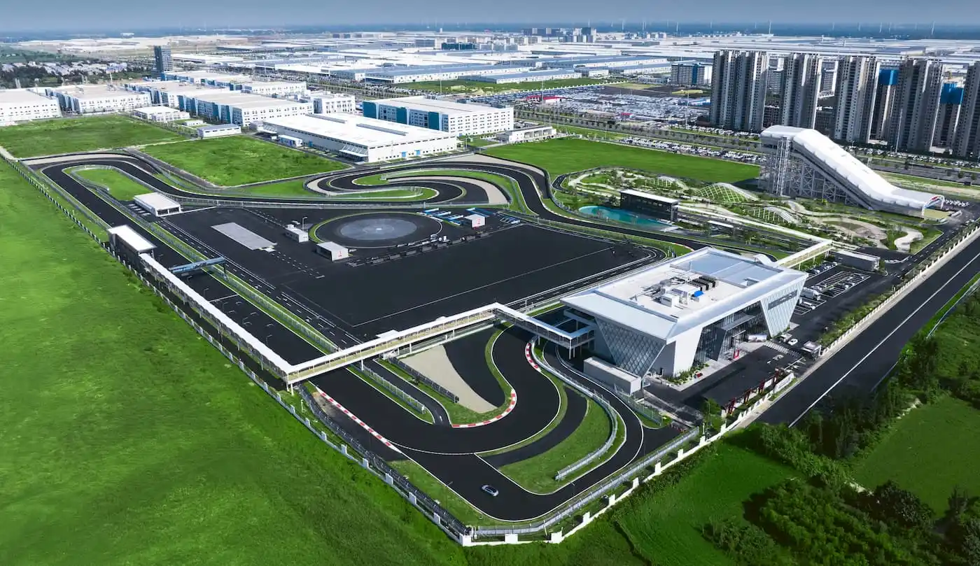 BYD inaugurates China’s first (open) all-terrain circuit - newmobility.news